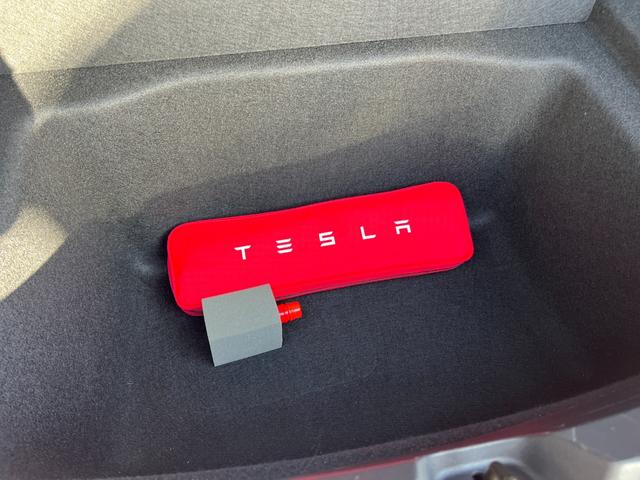 モデル３ ロングレンジ　ＡＷＤ　オートパイロット　上海モデル　黒革シート　４ＷＤ　パノラマガラスルーフ　３６０°カメラ　パワーシート　シートヒータ　オートトランク　Ｂｌｕｅｔｏｏｔｈ　純正１９アルミ　カードキー　ＥＴＣ　ヒートポンプ（30枚目）
