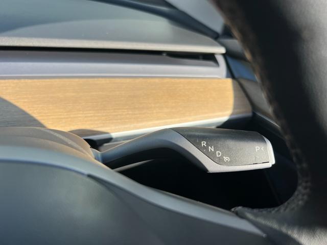 モデル３ ロングレンジ　ＡＷＤ　オートパイロット　上海モデル　黒革シート　４ＷＤ　パノラマガラスルーフ　３６０°カメラ　パワーシート　シートヒータ　オートトランク　Ｂｌｕｅｔｏｏｔｈ　純正１９アルミ　カードキー　ＥＴＣ　ヒートポンプ（55枚目）