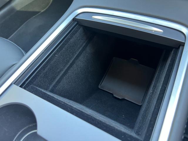 モデル３ ロングレンジ　ＡＷＤ　オートパイロット　上海モデル　黒革シート　４ＷＤ　パノラマガラスルーフ　３６０°カメラ　パワーシート　シートヒータ　オートトランク　Ｂｌｕｅｔｏｏｔｈ　純正１９アルミ　カードキー　ＥＴＣ　ヒートポンプ（58枚目）