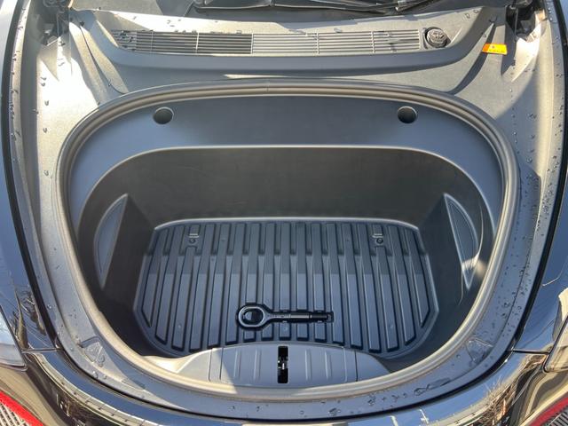 モデル３ ロングレンジ　ＡＷＤ　オートパイロット　上海モデル　黒革シート　４ＷＤ　パノラマガラスルーフ　３６０°カメラ　パワーシート　シートヒータ　オートトランク　Ｂｌｕｅｔｏｏｔｈ　純正１９アルミ　カードキー　ＥＴＣ　ヒートポンプ（63枚目）