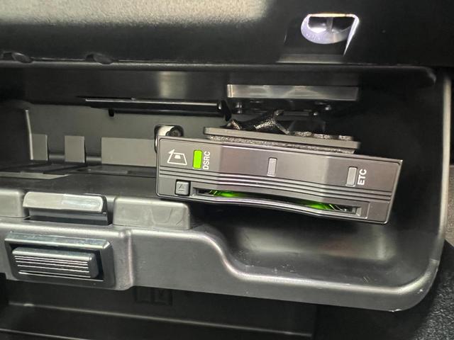 レンジローバーイヴォーク フリースタイル　プラス　特別仕様車　ベージュコンビレザーシート　純正ナビ　フルセグＴＶ３６０°カメラ　ＭＥＲＩＤＩＡＮ　Ｂｌｕｅｔｏｏｔｈ　パワーバックドア　シートヒータ　スマキー　ＥＴＣ　ＨＤＭＩ　ＡｐｐｌｅＣａｒＰｌａｙ（68枚目）