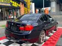 ３２０ｉ　スポーツ　サンルーフ　純正ナビ　Ｂｌｕｅｔｏｏｔｈ　バックカメラ　ＥＴＣ　パワーシート　Ｒコーナーセンサー　プッシュスタート　スマートキー　純正１８インチＡＷ　フォグ　ＨＩＤヘッド　パドルシフト　ユーザー買取車（10枚目）