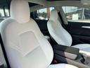 内装もホワイトレザーシート！！洗礼された内装です！