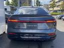 Ａｕｄｉ　Ｑ８　Ｓｐｏｒｔｂａｃｋ　５５　ｅ－ｔｒｏｎ　ｑｕａｔｔｒｏ　Ｓ　ｌｉｎｅ　デイトナグレーパールエフェクト　インテリアＰ　サイレンスＰ　ブラックＡｕｄｉ　ｒｉｎｇｓ　＆ブラックスタイリングＰ