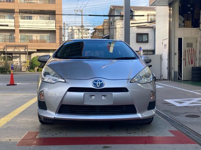 アクア Ｓ　キーレスエントリ　安全ボディ　オートエアコン　デュアルエアバック　ＥＳＣ　パワーウィンドウ　ＳＲＳ　パワーステアリング　ＡＢＳ　アイストップ（3枚目）