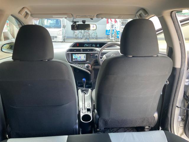 アクア Ｓ　キーレスエントリ　安全ボディ　オートエアコン　デュアルエアバック　ＥＳＣ　パワーウィンドウ　ＳＲＳ　パワーステアリング　ＡＢＳ　アイストップ（24枚目）