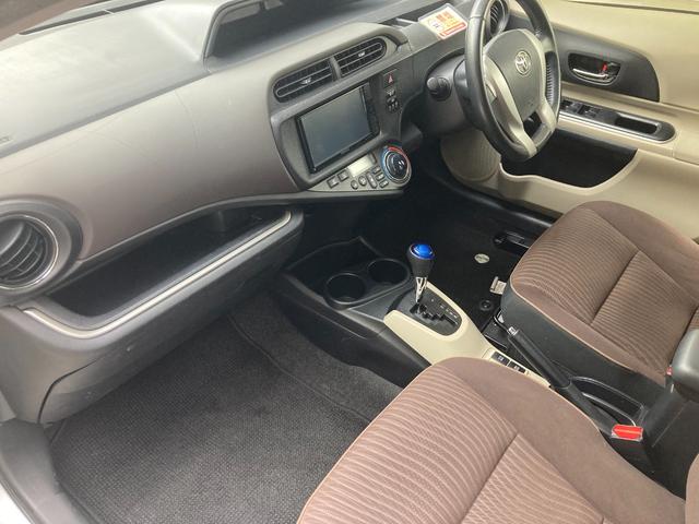 アクア Ｇ　デュアルエアバック　Ｉ－ＳＴＯＰ　衝突安全ボディ　パワーウィンドウ　ＥＳＣ　ＡＴエアコン　ＡＢＳ　パワーステアリング　運転席エアバッグ　キーレススタートシステム（12枚目）