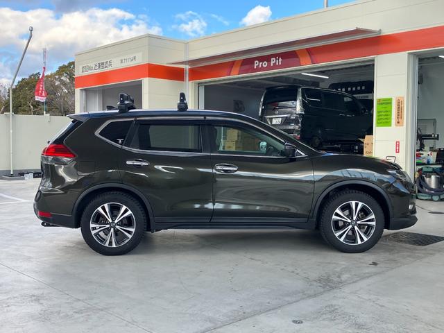 エクストレイル ２０Ｘｉ　セキュリティ　パワーゲート　リアカメラ　横滑防止装置　前後ソナー　ＬＥＤ　インテリジェントキー　ＬＤＷ　サイドカメラ　オートハイビーム　オートライト　Ａストップ　ＡＡＣ　キーフリー　エアバッグ　ＡＢＳ（8枚目）