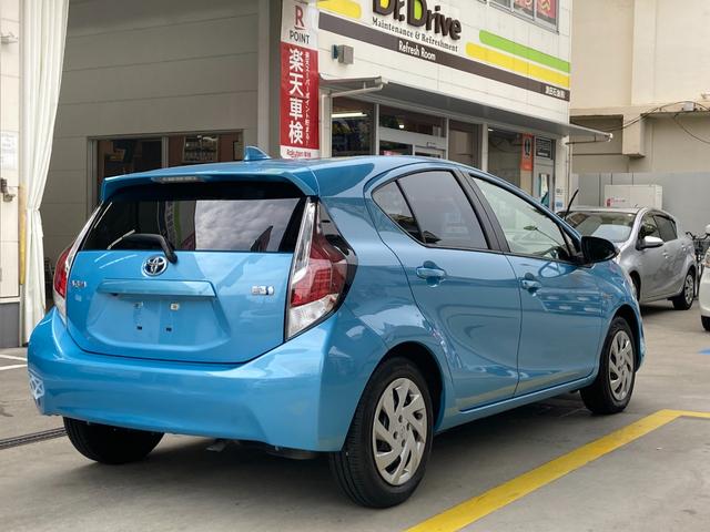 アクア Ｇブラックソフトレザーセレクション　Ｗエアバッグ　ＥＣＯモード　クルーズコントロール　ＡＵＴＯエアコン　ＥＳＣ　キーレス　衝突安全ボディ　ＰＳ　ＡＢＳ　ＰＷ　エアバック　ＵＳＢポート（6枚目）