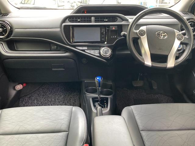 アクア Ｇブラックソフトレザーセレクション　Ｗエアバッグ　ＥＣＯモード　クルーズコントロール　ＡＵＴＯエアコン　ＥＳＣ　キーレス　衝突安全ボディ　ＰＳ　ＡＢＳ　ＰＷ　エアバック　ＵＳＢポート（10枚目）