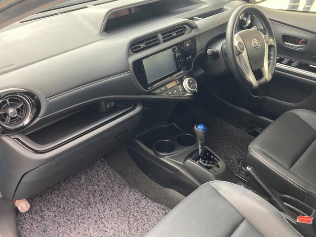 アクア Ｇブラックソフトレザーセレクション　Ｗエアバッグ　ＥＣＯモード　クルーズコントロール　ＡＵＴＯエアコン　ＥＳＣ　キーレス　衝突安全ボディ　ＰＳ　ＡＢＳ　ＰＷ　エアバック　ＵＳＢポート（11枚目）