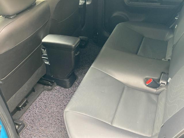 アクア Ｇブラックソフトレザーセレクション　Ｗエアバッグ　ＥＣＯモード　クルーズコントロール　ＡＵＴＯエアコン　ＥＳＣ　キーレス　衝突安全ボディ　ＰＳ　ＡＢＳ　ＰＷ　エアバック　ＵＳＢポート（19枚目）