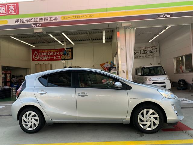 アクア S キーレスエントリ 安全ボディ オートエアコン デュアルエアバック ESC Bカメラ パワーウィンドウ SRS パワーステアリング ABS アイストップ(7枚目)