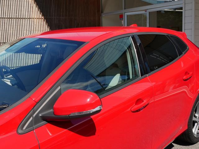 D4 モメンタム 正規ディーラー車 ワンオーナー禁煙 シティウェーブシート パワーシート 純正HDDナビ TV CD DVD バックカメラ 後ソナー LEDヘッドライト LEDデイライト 追従式クルコン スマートキー(16枚目)