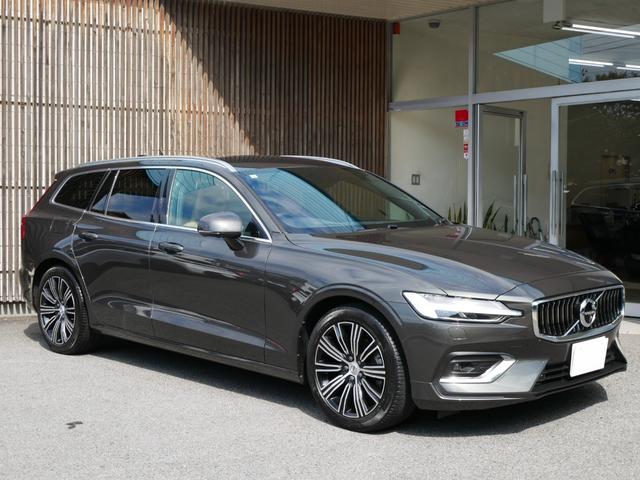 V60 B5 インスクリプション 1オーナー禁煙 正規ディーラー車 クライメートパッケージ ベージュ革パワーシート シートクーラー シートヒーター マッサージ ブラウンウッドパネル 純正ナビ TV 360度カメラ 前後ソナー 自動駐車(3枚目)
