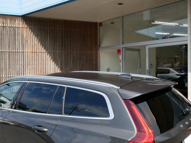 V60 B5 インスクリプション 1オーナー禁煙 正規ディーラー車 クライメートパッケージ ベージュ革パワーシート シートクーラー シートヒーター マッサージ ブラウンウッドパネル 純正ナビ TV 360度カメラ 前後ソナー 自動駐車(11枚目)