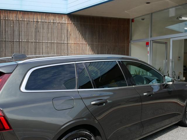 V60 B5 インスクリプション 1オーナー禁煙 正規ディーラー車 クライメートパッケージ ベージュ革パワーシート シートクーラー シートヒーター マッサージ ブラウンウッドパネル 純正ナビ TV 360度カメラ 前後ソナー 自動駐車(15枚目)