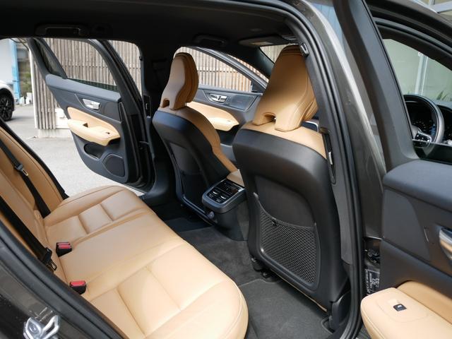 V60 B5 インスクリプション 1オーナー禁煙 正規ディーラー車 クライメートパッケージ ベージュ革パワーシート シートクーラー シートヒーター マッサージ ブラウンウッドパネル 純正ナビ TV 360度カメラ 前後ソナー 自動駐車(24枚目)
