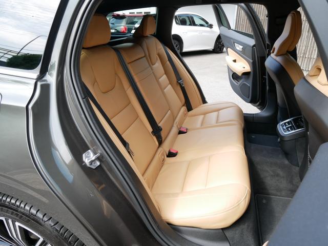 V60 B5 インスクリプション 1オーナー禁煙 正規ディーラー車 クライメートパッケージ ベージュ革パワーシート シートクーラー シートヒーター マッサージ ブラウンウッドパネル 純正ナビ TV 360度カメラ 前後ソナー 自動駐車(26枚目)