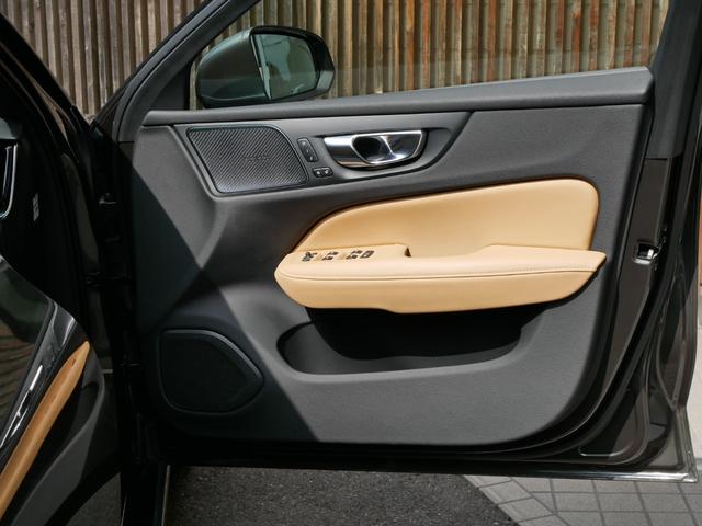 V60 B5 インスクリプション 1オーナー禁煙 正規ディーラー車 クライメートパッケージ ベージュ革パワーシート シートクーラー シートヒーター マッサージ ブラウンウッドパネル 純正ナビ TV 360度カメラ 前後ソナー 自動駐車(29枚目)