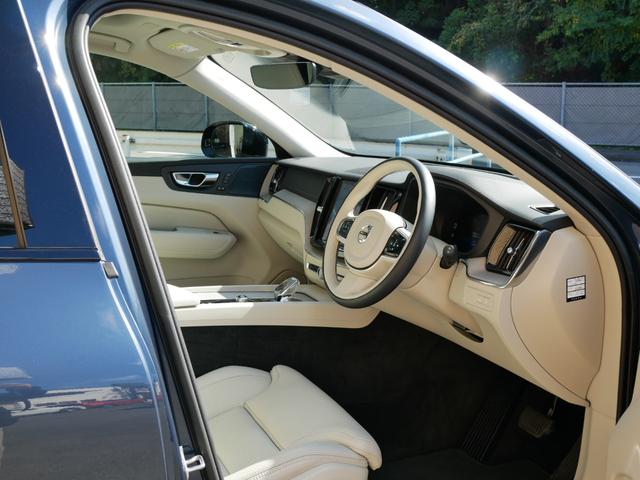 XC60 リチャージアルティメトT6AWDプラグインハイブリド 2023yモデル 1オーナー禁煙 ディーラー車 グーグルナビ 音声操作 全方位カメラ 革パワーシート シートヒーター シートクーラー シートマッサージ オレフィスクリスタルシフトノブ パノラマルーフ(24枚目)