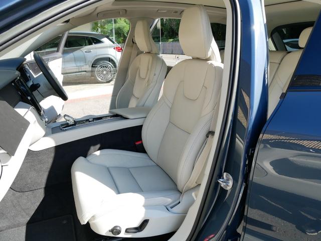 XC60 リチャージアルティメトT6AWDプラグインハイブリド 2023yモデル 1オーナー禁煙 ディーラー車 グーグルナビ 音声操作 全方位カメラ 革パワーシート シートヒーター シートクーラー シートマッサージ オレフィスクリスタルシフトノブ パノラマルーフ(27枚目)