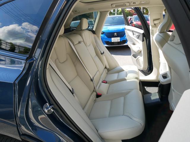 XC60 リチャージアルティメトT6AWDプラグインハイブリド 2023yモデル 1オーナー禁煙 ディーラー車 グーグルナビ 音声操作 全方位カメラ 革パワーシート シートヒーター シートクーラー シートマッサージ オレフィスクリスタルシフトノブ パノラマルーフ(29枚目)