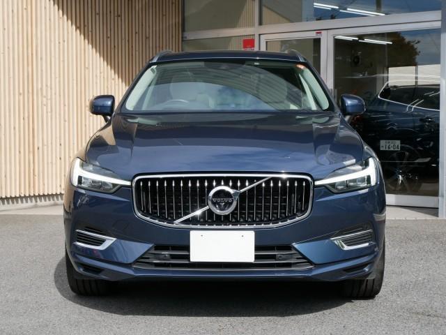 ＸＣ６０ リチャージ　ＰＨＶ　Ｔ８　ＡＷＤ　インスクリプション　Ｂ＆Ｗオーディオ　ボルボ製ナビＴＶ　３６０度カメラ　ブロンド革パワーシート　シートヒーター　シートクーラー　シートマッサージ　パノラマサンルーフ　電動トランク　追従式クルコン　レンキープ　自動駐車機能（2枚目）