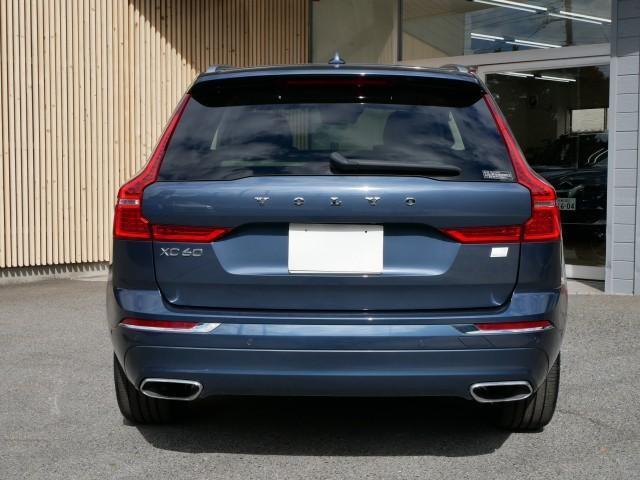 ＸＣ６０ リチャージ　ＰＨＶ　Ｔ８　ＡＷＤ　インスクリプション　Ｂ＆Ｗオーディオ　ボルボ製ナビＴＶ　３６０度カメラ　ブロンド革パワーシート　シートヒーター　シートクーラー　シートマッサージ　パノラマサンルーフ　電動トランク　追従式クルコン　レンキープ　自動駐車機能（5枚目）