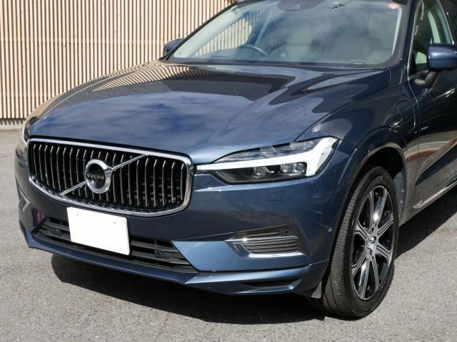 ＸＣ６０ リチャージ　ＰＨＶ　Ｔ８　ＡＷＤ　インスクリプション　Ｂ＆Ｗオーディオ　ボルボ製ナビＴＶ　３６０度カメラ　ブロンド革パワーシート　シートヒーター　シートクーラー　シートマッサージ　パノラマサンルーフ　電動トランク　追従式クルコン　レンキープ　自動駐車機能（7枚目）