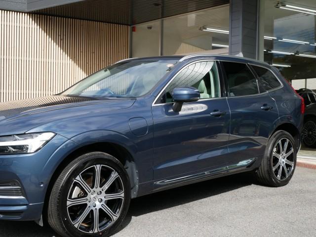 ＸＣ６０ リチャージ　ＰＨＶ　Ｔ８　ＡＷＤ　インスクリプション　Ｂ＆Ｗオーディオ　ボルボ製ナビＴＶ　３６０度カメラ　ブロンド革パワーシート　シートヒーター　シートクーラー　シートマッサージ　パノラマサンルーフ　電動トランク　追従式クルコン　レンキープ　自動駐車機能（10枚目）