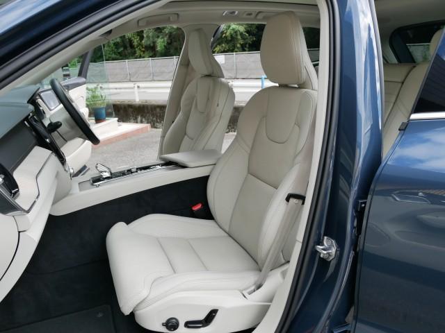 ＸＣ６０ リチャージ　ＰＨＶ　Ｔ８　ＡＷＤ　インスクリプション　Ｂ＆Ｗオーディオ　ボルボ製ナビＴＶ　３６０度カメラ　ブロンド革パワーシート　シートヒーター　シートクーラー　シートマッサージ　パノラマサンルーフ　電動トランク　追従式クルコン　レンキープ　自動駐車機能（15枚目）