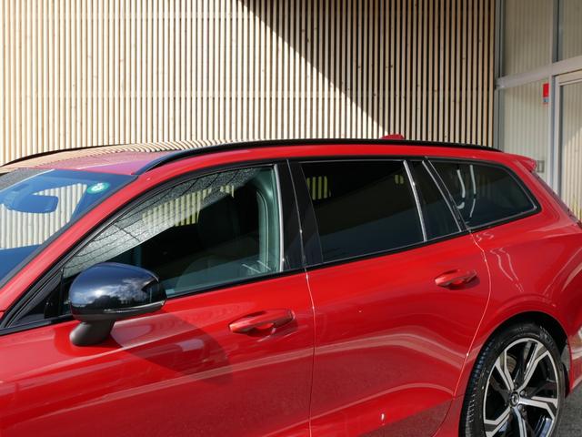 V60 リチャジアルティメットT6AWDプラグインハイブリド 2023yモデル 1オーナー禁煙 ハーマンカードン グーグルナビ 音声操作 全方位カメラ 黒革パワーシート シートヒーター シートクーラー シートマッサージ パノラマルーフ 電動トランク 前後ドラレコ(16枚目)