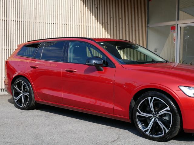 V60 リチャジアルティメットT6AWDプラグインハイブリド 2023yモデル 1オーナー禁煙 ハーマンカードン グーグルナビ 音声操作 全方位カメラ 黒革パワーシート シートヒーター シートクーラー シートマッサージ パノラマルーフ 電動トランク 前後ドラレコ(19枚目)