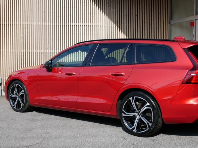 V60 リチャジアルティメットT6AWDプラグインハイブリド 2023yモデル 1オーナー禁煙 ハーマンカードン グーグルナビ 音声操作 全方位カメラ 黒革パワーシート シートヒーター シートクーラー シートマッサージ パノラマルーフ 電動トランク 前後ドラレコ(21枚目)