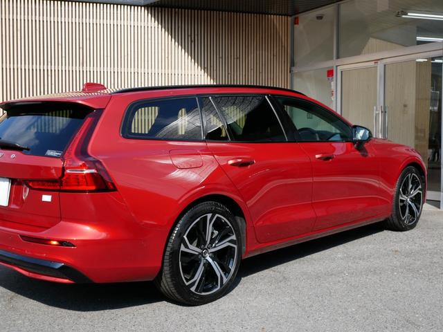 V60 リチャジアルティメットT6AWDプラグインハイブリド 2023yモデル 1オーナー禁煙 ハーマンカードン グーグルナビ 音声操作 全方位カメラ 黒革パワーシート シートヒーター シートクーラー シートマッサージ パノラマルーフ 電動トランク 前後ドラレコ(22枚目)