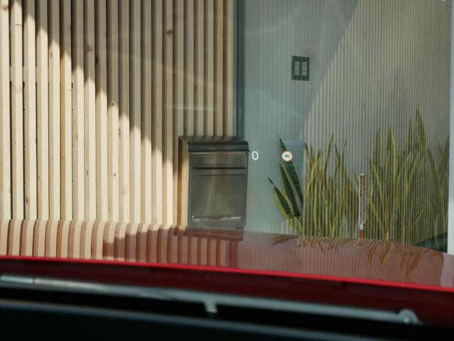 V60 リチャジアルティメットT6AWDプラグインハイブリド 2023yモデル 1オーナー禁煙 ハーマンカードン グーグルナビ 音声操作 全方位カメラ 黒革パワーシート シートヒーター シートクーラー シートマッサージ パノラマルーフ 電動トランク 前後ドラレコ(37枚目)