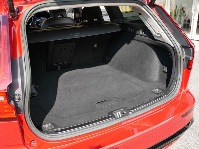 V60 リチャジアルティメットT6AWDプラグインハイブリド 2023yモデル 1オーナー禁煙 ハーマンカードン グーグルナビ 音声操作 全方位カメラ 黒革パワーシート シートヒーター シートクーラー シートマッサージ パノラマルーフ 電動トランク 前後ドラレコ(55枚目)