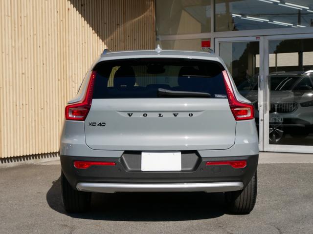 XC40 プラス B3 クライメートセレクション 特別仕様限定車 ワンオーナー禁煙 正規ディーラー車 グーグルナビ 音声操作 360度カメラ パワーシート 全席シートヒーター ハンドルヒーター 電動トランク LEDヘッドライト プライバシーガラス(6枚目)