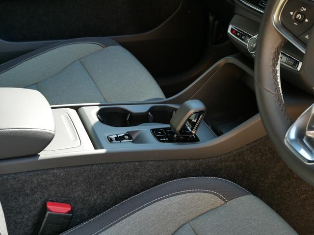 XC40 プラス B3 クライメートセレクション 特別仕様限定車 ワンオーナー禁煙 正規ディーラー車 グーグルナビ 音声操作 360度カメラ パワーシート 全席シートヒーター ハンドルヒーター 電動トランク LEDヘッドライト プライバシーガラス(44枚目)