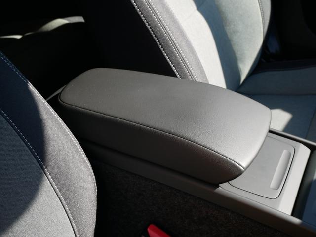 XC40 プラス B3 クライメートセレクション 特別仕様限定車 ワンオーナー禁煙 正規ディーラー車 グーグルナビ 音声操作 360度カメラ パワーシート 全席シートヒーター ハンドルヒーター 電動トランク LEDヘッドライト プライバシーガラス(45枚目)