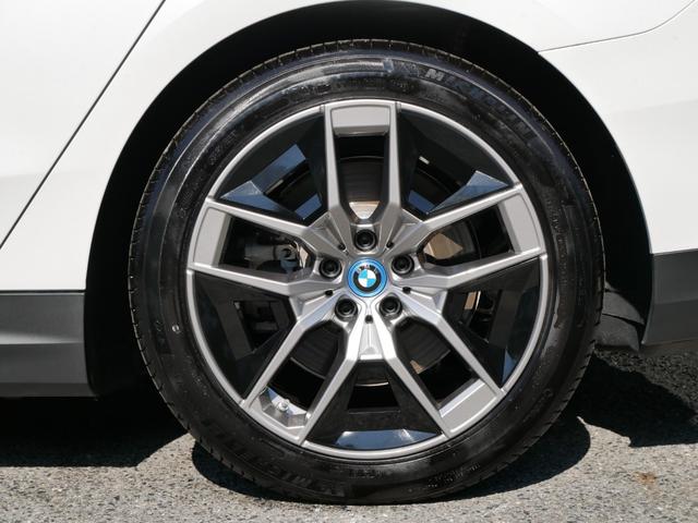 ｉ５ ｅＤｒｉｖｅ　４０　エクセレンス　ＢＭＷディーラー登録　展示　試乗車　禁煙　地デジＴＶ　ＨＤＤナビ　ＡＲビュー　ＡＩ音声通話　パーキングアシストプロフェッショナル　ドライビングアシストプロフェッショナル　内蔵ドライブレコーダー（28枚目）