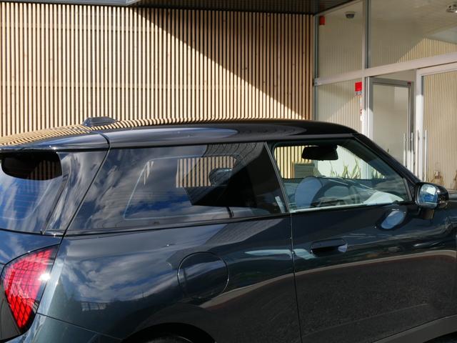 ＭＩＮＩ クーパーＳＥ　フェイバリット・トリム　１オーナー禁煙　正規ディーラー車　ＦａｖｏｕｒｅｄＴＲＩＭ　革ＪｏｈｎＣｏｏｐｅｒＷｏｒｋｓスポーツシート　パワーシート　シートヒーター　ハンドルヒーター　ＭＩＮＩエンブレムドアミラーカーテシーライト（18枚目）