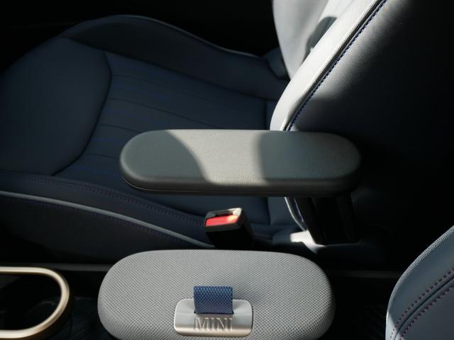 ＭＩＮＩ クーパーＳＥ　フェイバリット・トリム　１オーナー禁煙　正規ディーラー車　ＦａｖｏｕｒｅｄＴＲＩＭ　革ＪｏｈｎＣｏｏｐｅｒＷｏｒｋｓスポーツシート　パワーシート　シートヒーター　ハンドルヒーター　ＭＩＮＩエンブレムドアミラーカーテシーライト（45枚目）