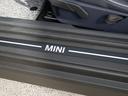クーパーＳＥ　フェイバリット・トリム　１オーナー禁煙　正規ディーラー車　ＦａｖｏｕｒｅｄＴＲＩＭ　革ＪｏｈｎＣｏｏｐｅｒＷｏｒｋｓスポーツシート　パワーシート　シートヒーター　ハンドルヒーター　ＭＩＮＩエンブレムドアミラーカーテシーライト（32枚目）