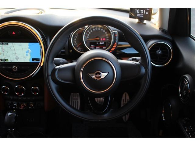 MINI クーパーS セブン 限定車 純正ナビ バックカメラ HID ETC 障害物センサー クルコン シートカバー レーダー 純正18AW アイドリングストップ(10枚目)