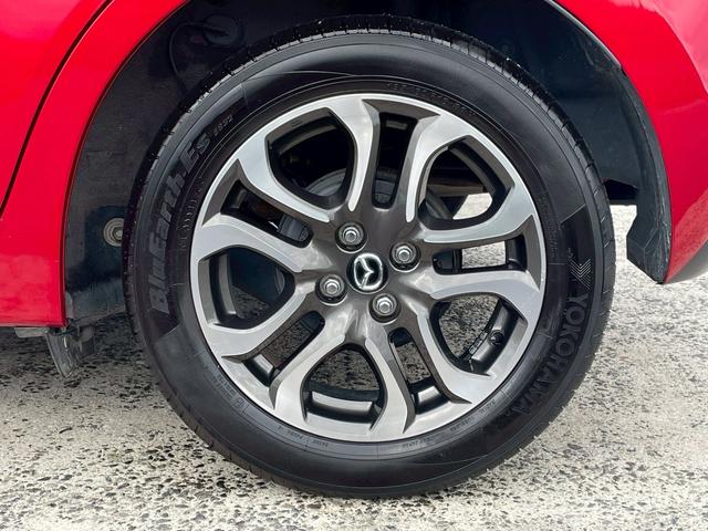 デミオ ＸＤツーリング　６ＡＴ／衝突軽減ブレーキ／セーフティパッケージ／ルーフスポイラー／純正ナビ／バックカメラ／フルセグＴＶ／前後ドラレコ／レーダー探知機（ＡＲ－４６ＬＡ）／シートヒーター／クルコン／Ｂｌｕｅｔｏｏｔｈ接続（12枚目）
