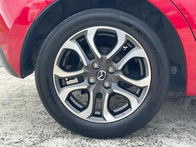 デミオ ＸＤツーリング　６ＡＴ／衝突軽減ブレーキ／セーフティパッケージ／ルーフスポイラー／純正ナビ／バックカメラ／フルセグＴＶ／前後ドラレコ／レーダー探知機（ＡＲ－４６ＬＡ）／シートヒーター／クルコン／Ｂｌｕｅｔｏｏｔｈ接続（14枚目）