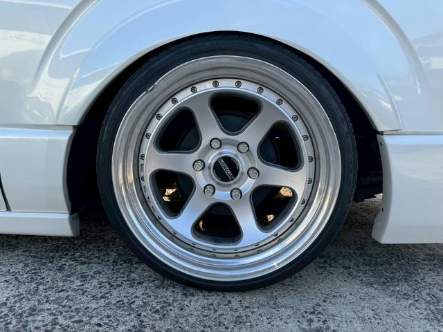 ハイエースワゴン ＧＬ　ＡＬＩＰＮＥ大型ナビ・フリップダウンモニター／片側電動スライドドア／ｅｓｓｅｘアルミ／シートカバー／ＥＴＣ／フルセグＴＶ／オートエアコン／スマートキー／ガングリップステアリング／ＡＢＳ／１０人乗車（32枚目）