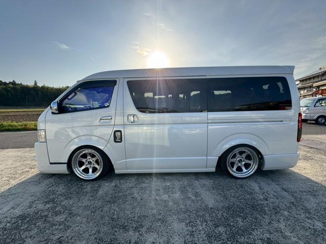 ハイエースワゴン ＧＬ　ＡＬＩＰＮＥ大型ナビ・フリップダウンモニター／片側電動スライドドア／ｅｓｓｅｘアルミ／シートカバー／ＥＴＣ／フルセグＴＶ／オートエアコン／スマートキー／ガングリップステアリング／ＡＢＳ／１０人乗車（36枚目）